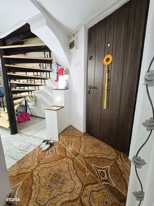 Casa Cu Etaj - Mutare Rapida- Pret Negociabil