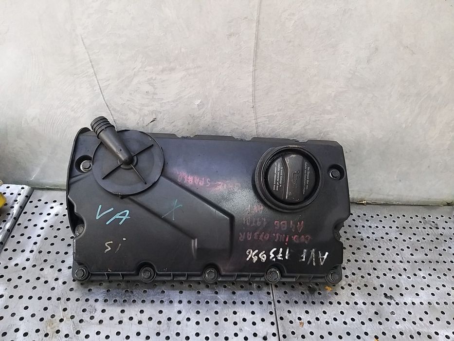 Capac chiulasa 1.9 tdi vw golf 5 1k 038103475 038103483d