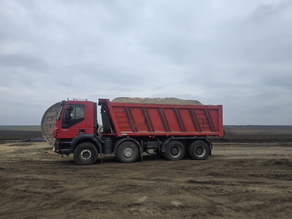 Vând pamant vegetal ,lut.balast și nisi