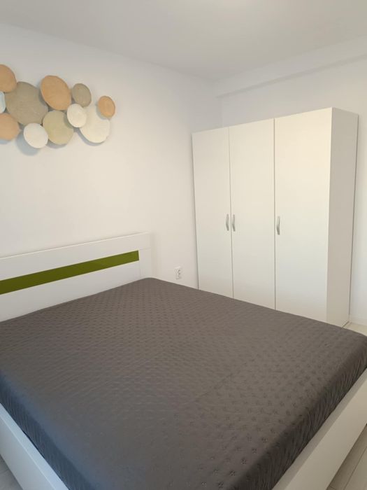 Inchiriez apartament doua camere decomandat