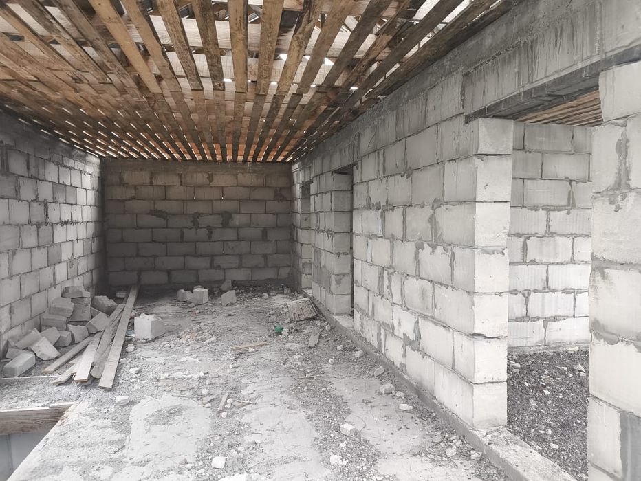 Дом недостроенный