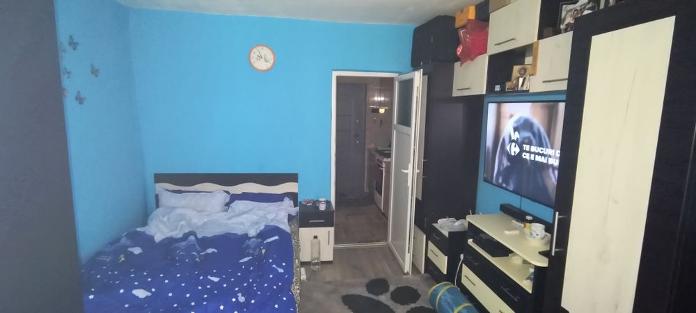 vand garsionera renovata