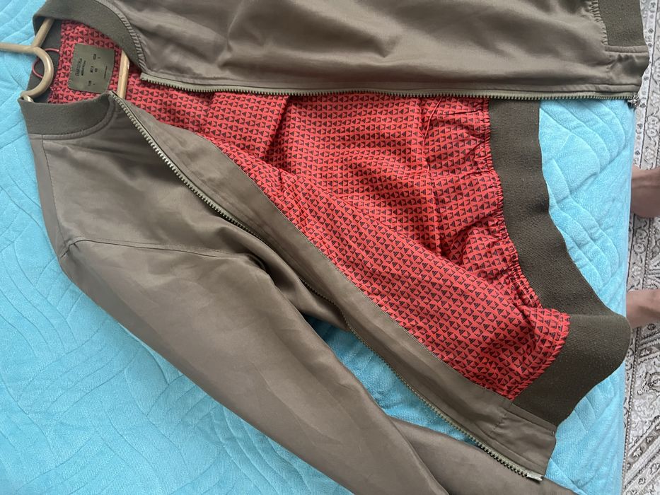 Куртки и ветровки