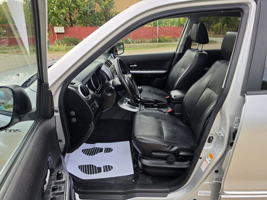 Suzuki Grand Vitara   2013     Model   LIMITED EDITION   1.9 DDiS 129 Cp Euro 5  4 X 4   Navigatie
