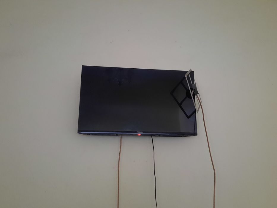 Televizor sotiladi sumsung holati zur yangi