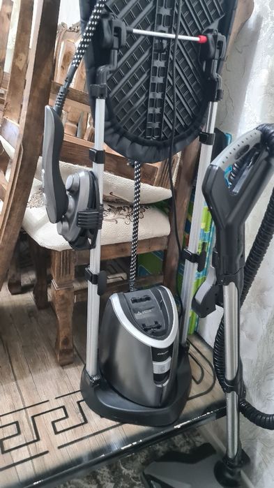 Продаю паровой утюг почти новый  AVALON