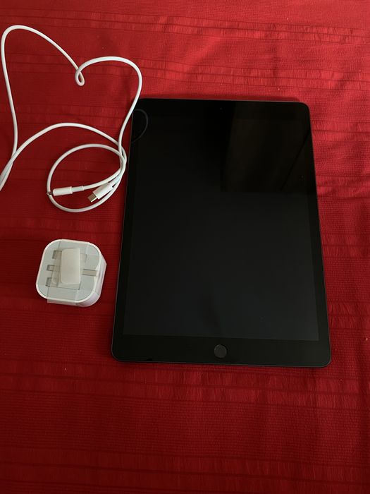 Айпад (8th generation) 32GB