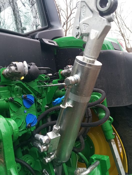 Tirant central hidraulic