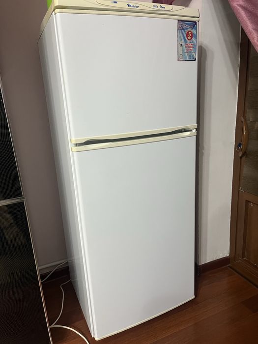 Холодильник Днепр сотилади