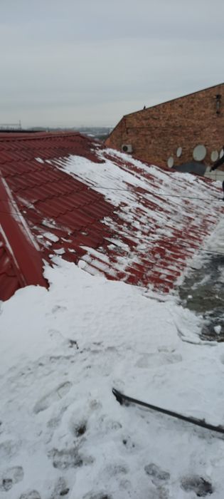 Чистка крыш от снеге и льда