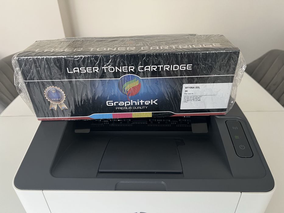 Лазерен принтер - HP laser 107w - подарък нов тонер