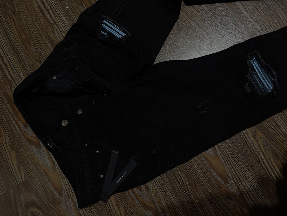 Продам джинсы amirit