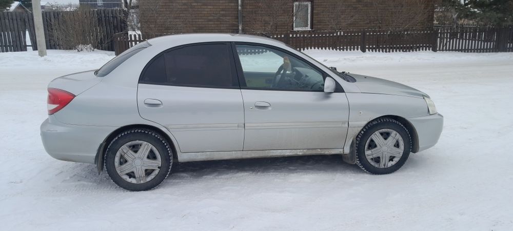 Продам автомобиль Kia Rio
