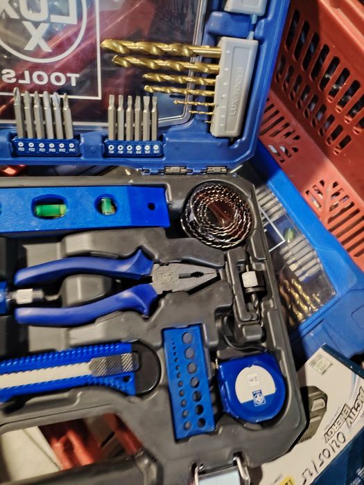 Комплект свредла, битове и инструменти LUX, 101 части