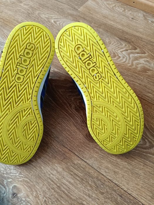 Децки кецове Адидас .