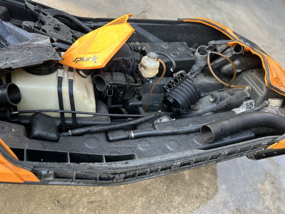 Jet ski Sea Doo Spark 90 на части