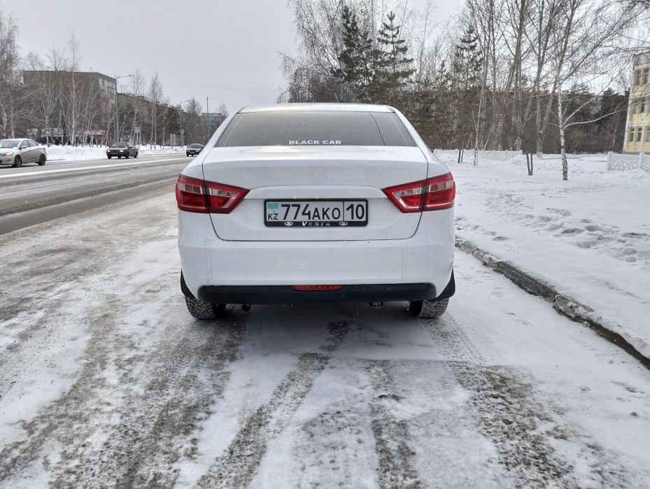 Продам Весту в хорошем состоянии