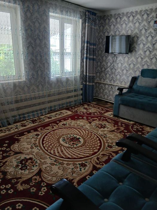 Srochna uy sotiladi. 4 ta xona + oshxona. 30 ming $ rasmdagi jihozi bn