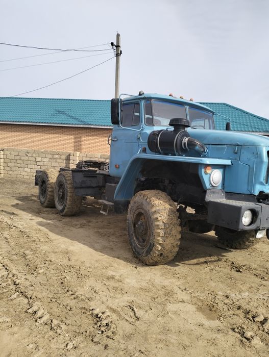 Урал 4320 тягач,