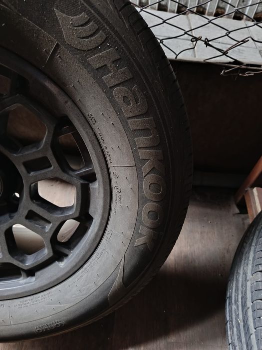 Продам летнюю резину с дисками