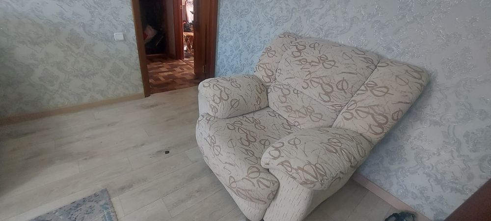 Отдам даром диван