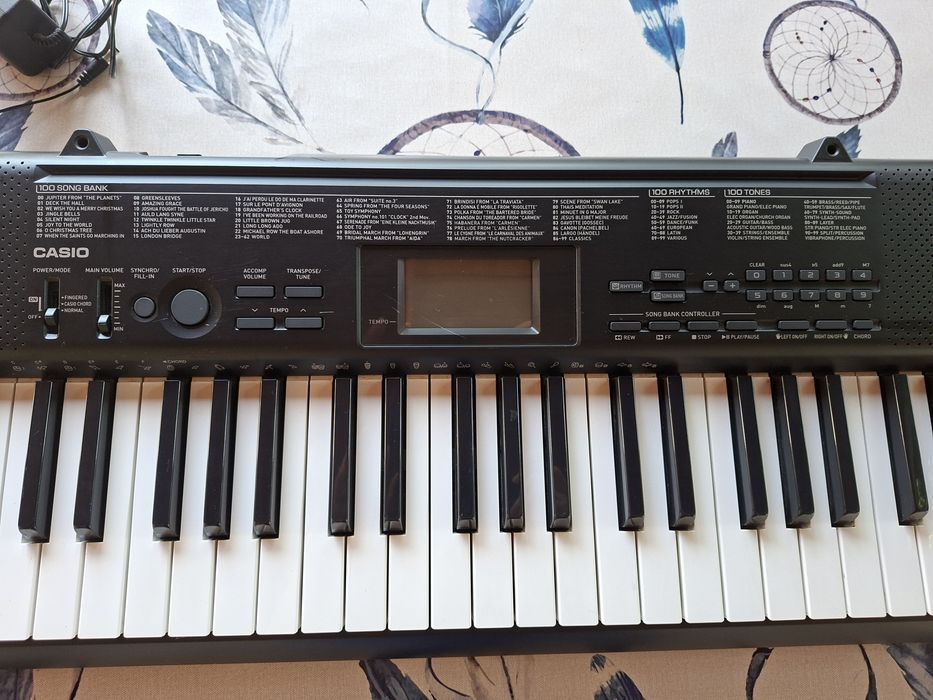 Vand doua orgi Casio,una perfect functionala(Casio CTK-1150) iar cealaltă pt piese