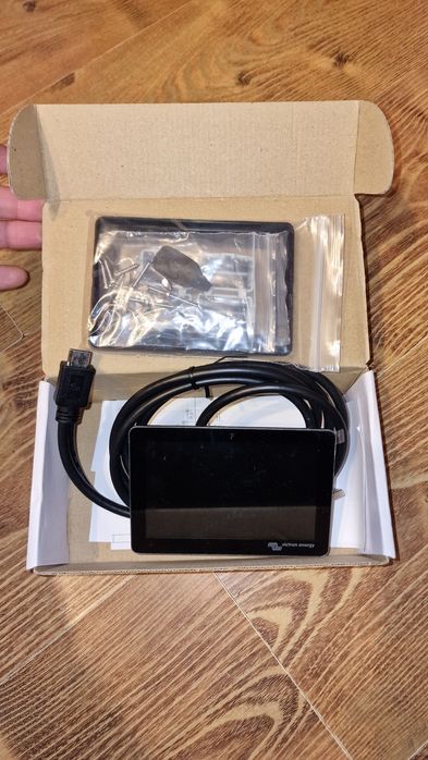 Display Victron GX Touch 5' & GX Tank 140