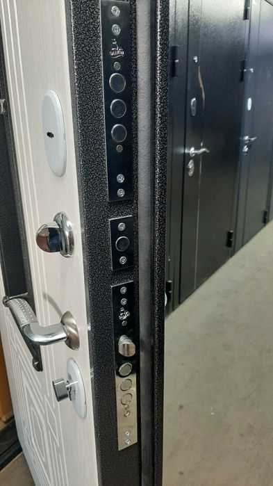 Входные двери со стеклопакетом