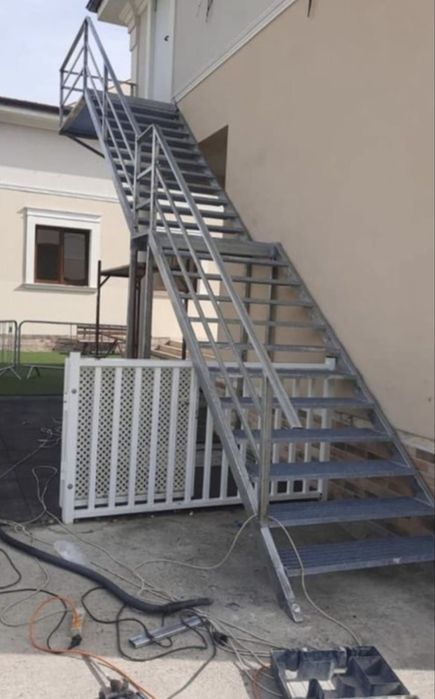 scari si trepte galvanizate