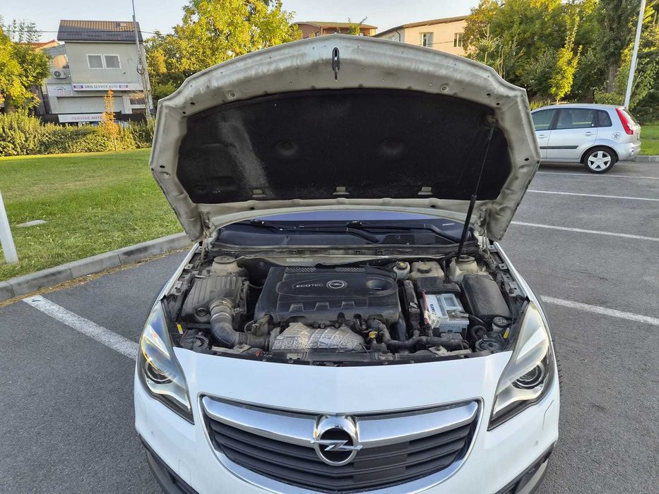 Vând Opel Insignia Sports Tourer (Break) — 2015 — 2.0 CDTI Euro 5 — Cutie Automată REPARATĂ TOTAL (Garanție Septembrie 2027)