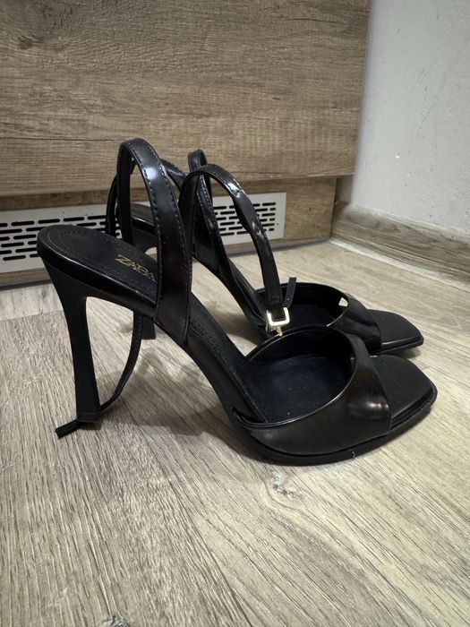 Дамски токчета чисто нови