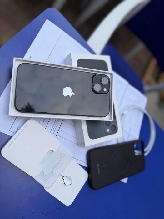 iPhone 13 Midnight 128GB Neverlocked - Full Box -Factura