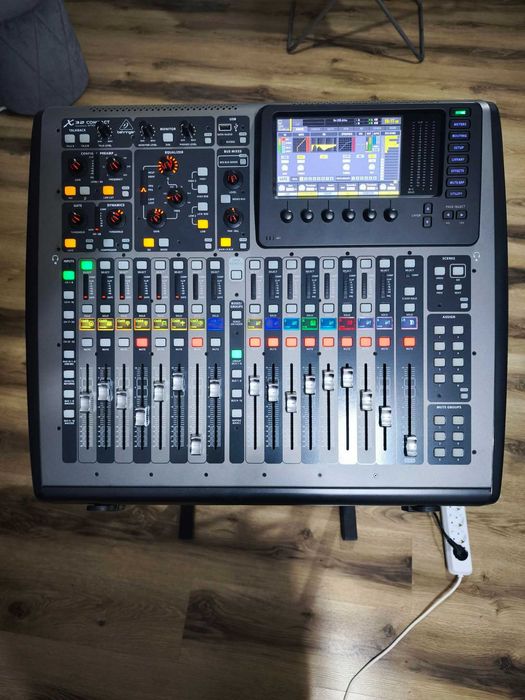 Behringer X32 Compact
