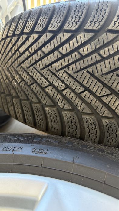 Jante Audi R17 Pirelli 2024 Roti iarnă Audi 225 50 R17 Dot 2024 Anvelope Pirelii 225 50 R17 Cauciucuri Pirelli 225 50 R17 Gume Pirelii 225 50 R17