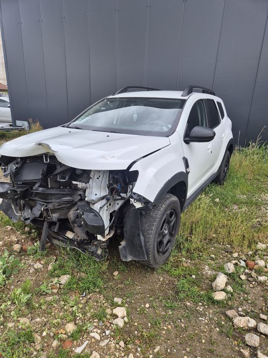 Dacia Duster 2 avariata/lovita 1.5 dci -4x4 !!