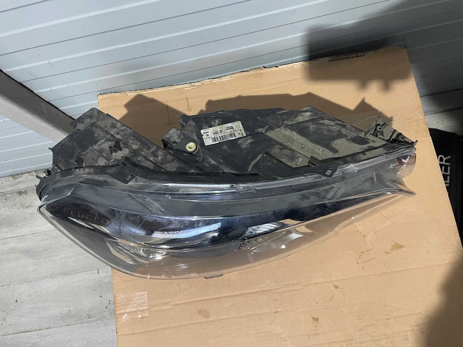 Far Dreapta Peugeot Partner III 3 An  2019 - 2025 cod 9816826880