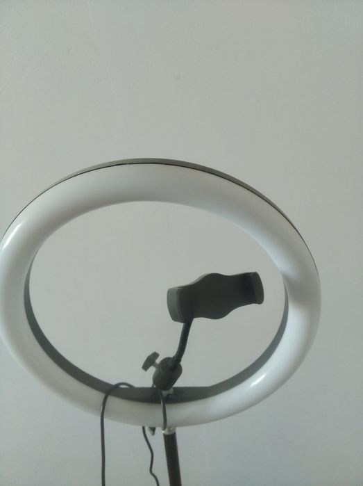 Shtativ lampa sotiladi