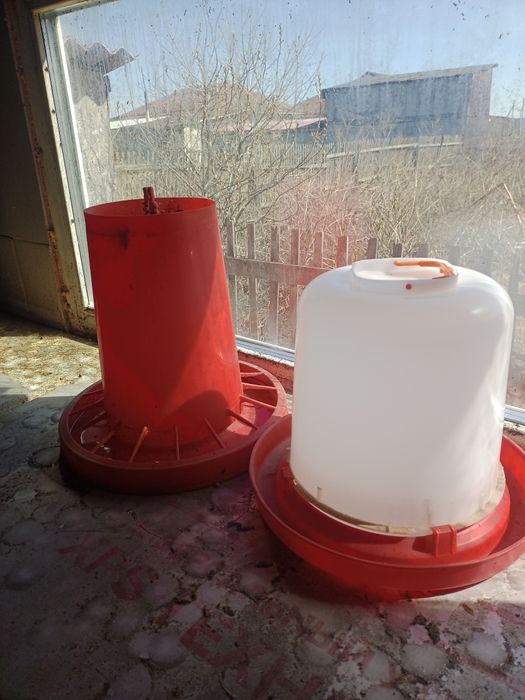 Поилки и кармушки