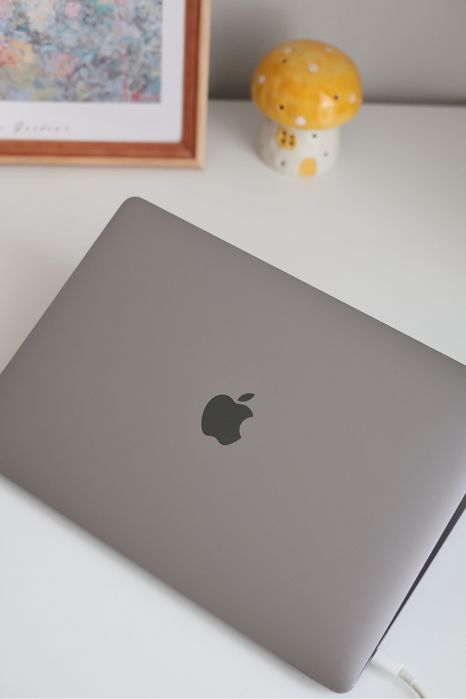 MacBook Pro Touch Bar Retina 2019 i5