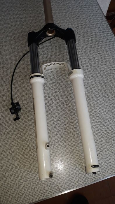 Продам срочно добротную вилку для велосипеда