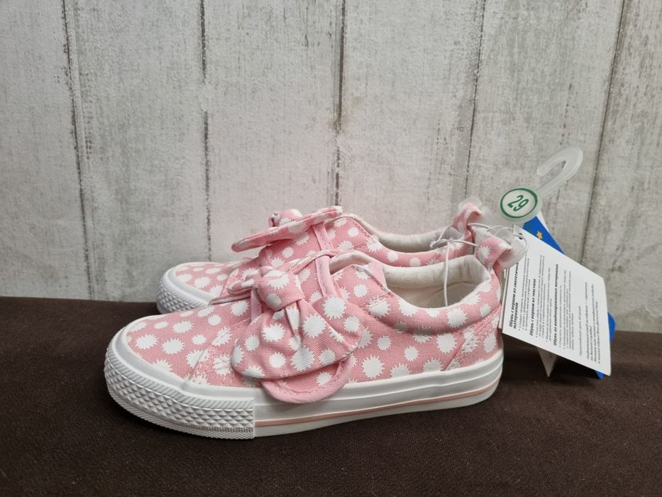 Продам новые туфли, (кеды) на девочку размер 29