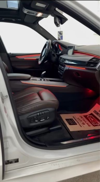 Montez lumini ambientale