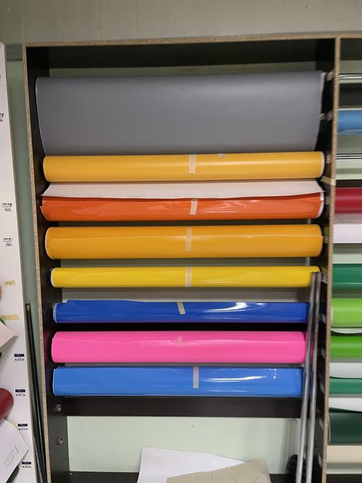 Цветные самоклеющиеся пленки