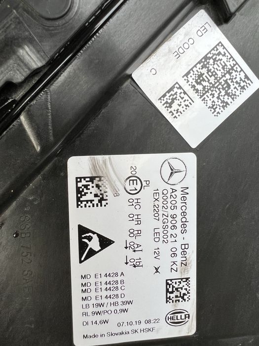 Far mercedes w205 partea stanga