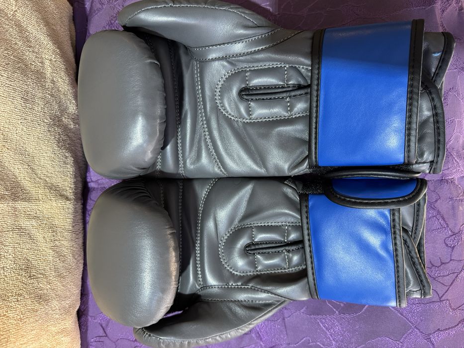 Продаю перчатки боксерские