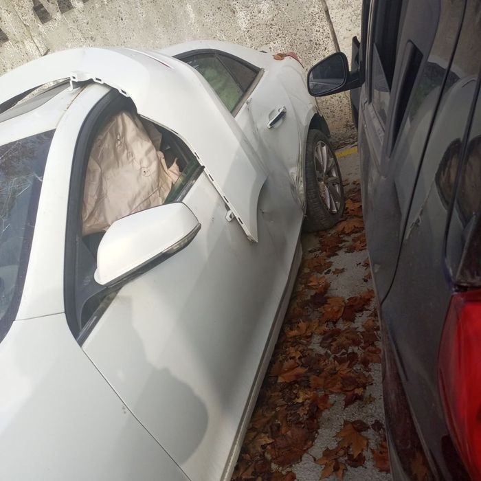 Malibu1  2012 avariniy