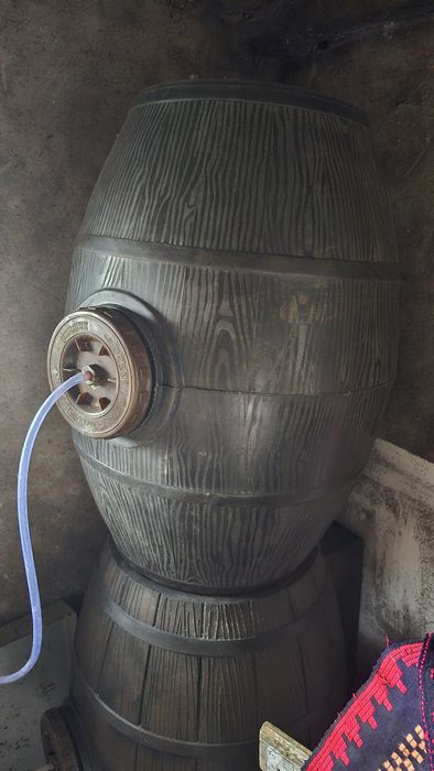 Butoaie pentru vin din plastic alimentar