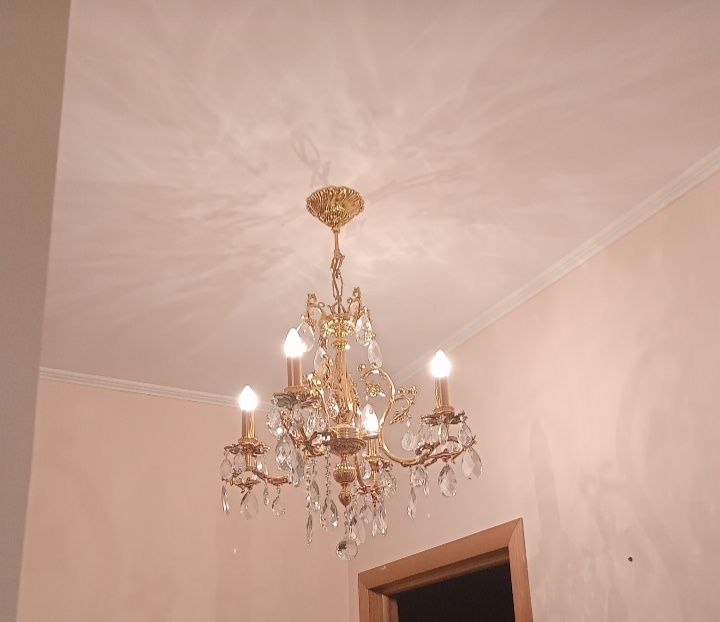 Продам люстру класика