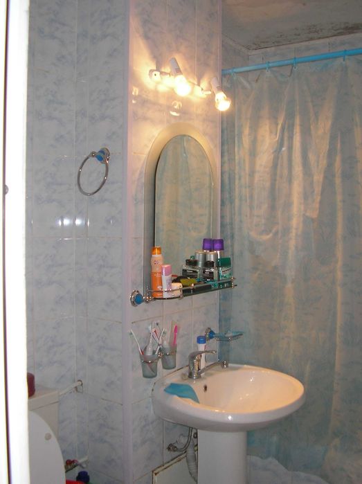 Vand apartament doua camere