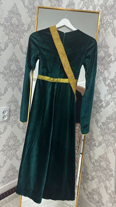 Продам новогодний костюм для девочки